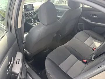 2020 Nissan Sentra - image 7