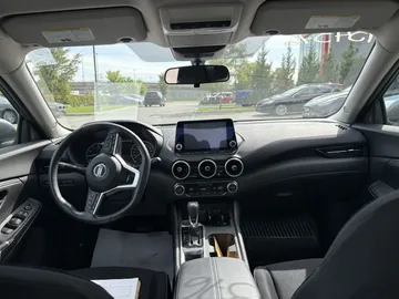 2020 Nissan Sentra - image 8