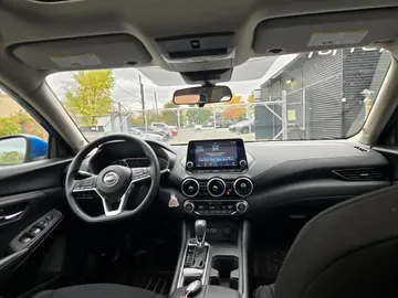 2023 Nissan Sentra - image 9