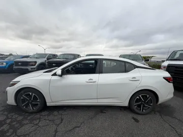 2024 Nissan Sentra - image 4