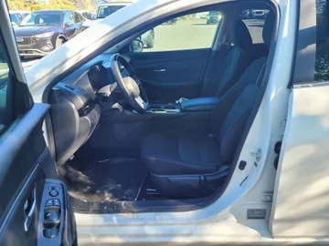 2024 Nissan Sentra - image 8