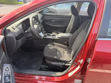 2024 Nissan Sentra - image 8