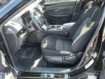 2025 Nissan Sentra - image 8