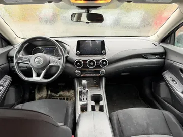 2021 Nissan Sentra - image 9