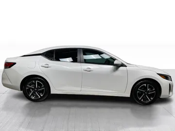 2024 Nissan Sentra - image 2