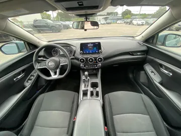 2024 Nissan Sentra - image 8