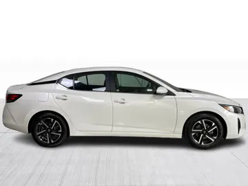 2024 Nissan Sentra - image 2