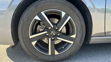2024 Nissan Sentra - image 7
