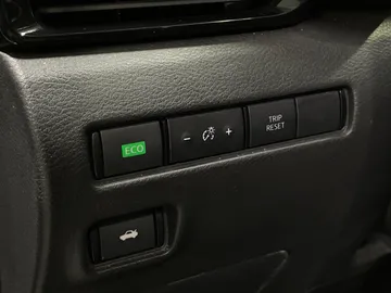 2021 Nissan Sentra - image 27