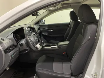2021 Nissan Sentra - image 3