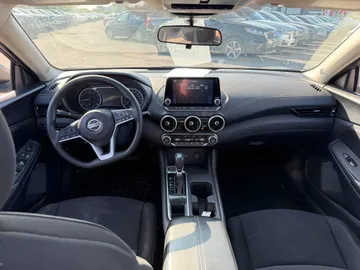 2023 Nissan Sentra - image 9