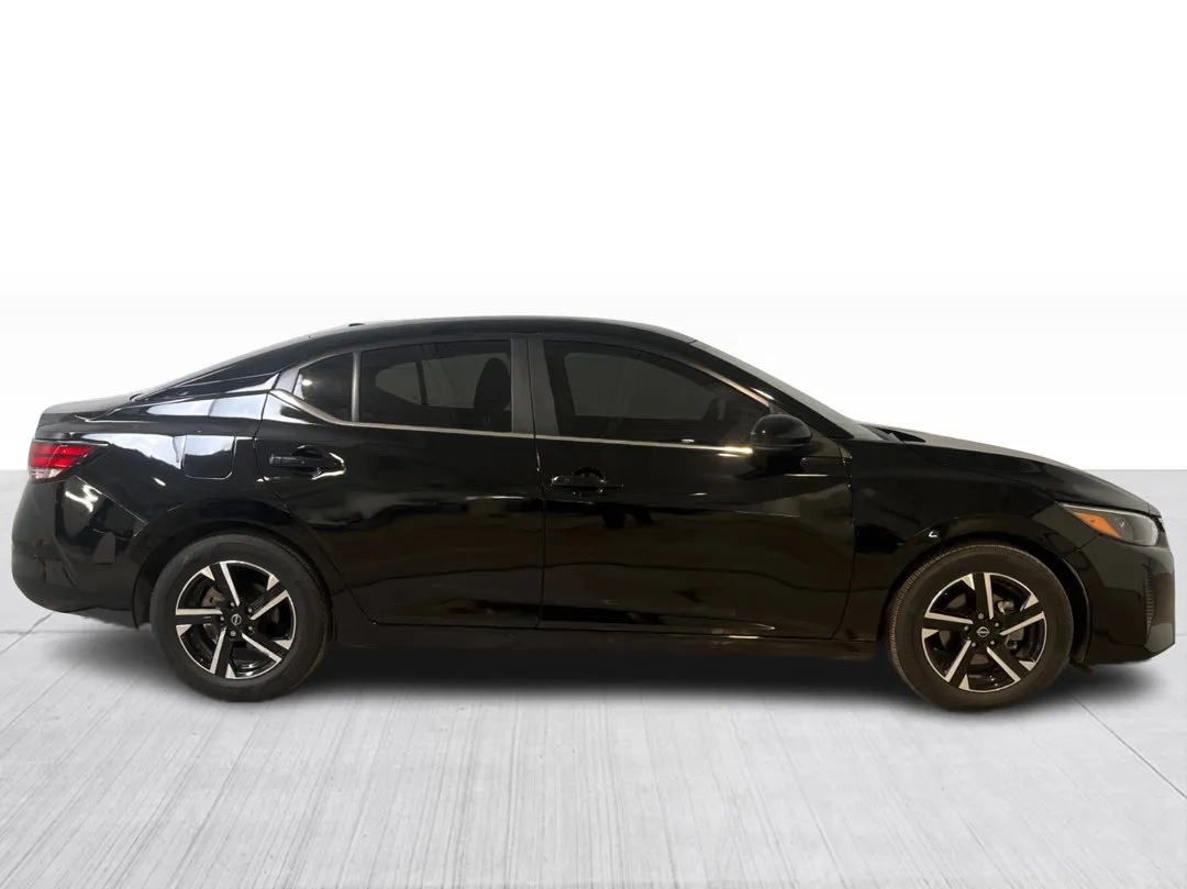 2025 Nissan Sentra — photo 2