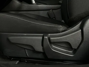 2025 Nissan Sentra - image 19