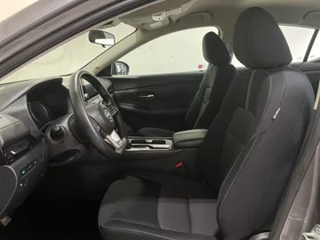 2024 Nissan Sentra - image 3