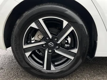 2024 Nissan Sentra - image 6