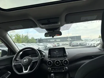 2020 Nissan Sentra - image 9