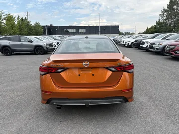 2020 Nissan Sentra - image 6