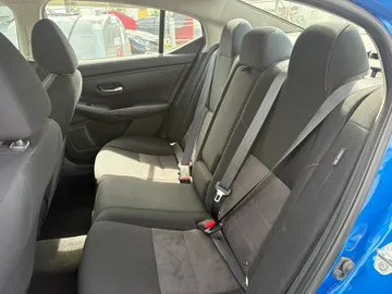 2021 Nissan Sentra - image 9