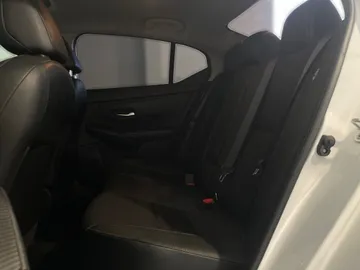 2021 Nissan Sentra - image 11