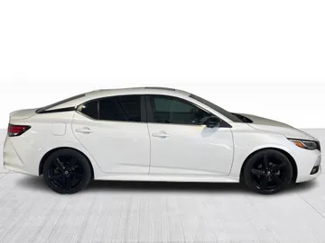 2021 Nissan Sentra - image 9