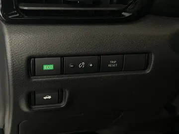 2021 Nissan Sentra - image 16