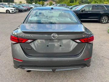 2022 Nissan Sentra - image 4