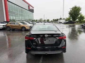 2021 Nissan Sentra - image 4