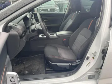 2024 Nissan Sentra - image 8