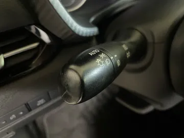 2022 Nissan Sentra - image 19