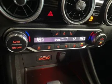 2022 Nissan Sentra - image 23