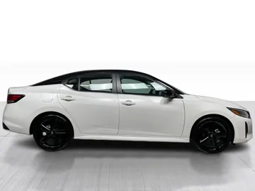 2024 Nissan Sentra - image 2