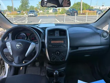 2016 Nissan Versa Note - image 9