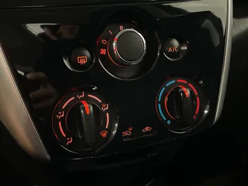2016 Nissan Versa Note - image 18