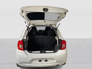 2017 Nissan Micra - image 11