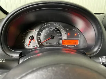 2017 Nissan Micra - image 14