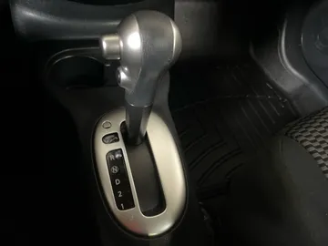 2017 Nissan Micra - image 19
