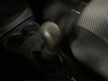 2017 Nissan Micra - image 21