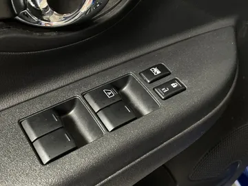 2017 Nissan Micra - image 17