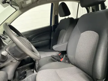 2017 Nissan Micra - image 3