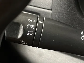 2017 Nissan Micra - image 14