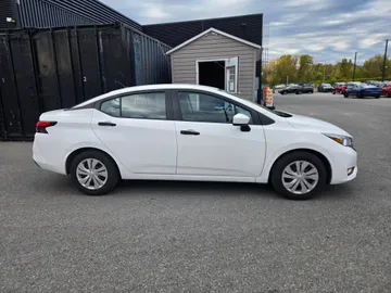 2024 Nissan Versa - image 6