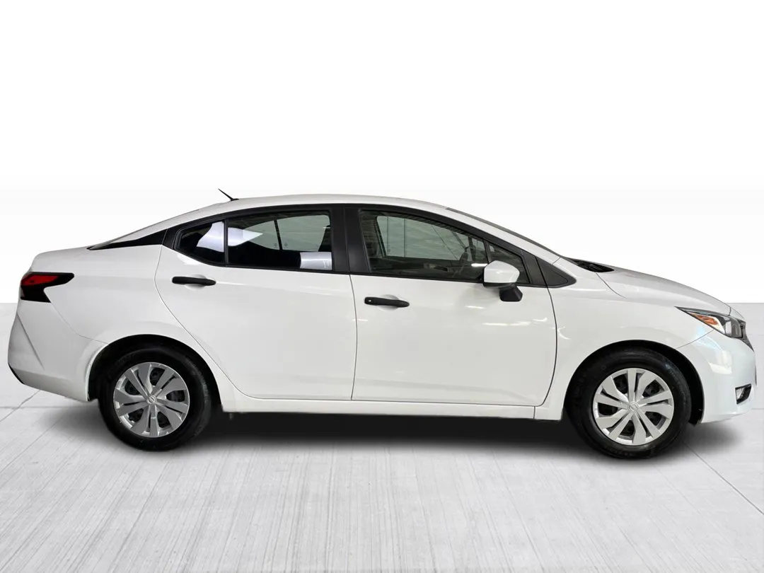 2024 Nissan Versa — photo 2