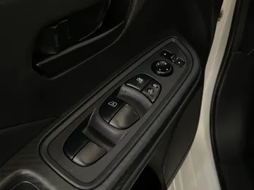 2024 Nissan Versa - image 18