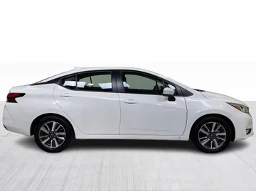2025 Nissan Versa - image 2