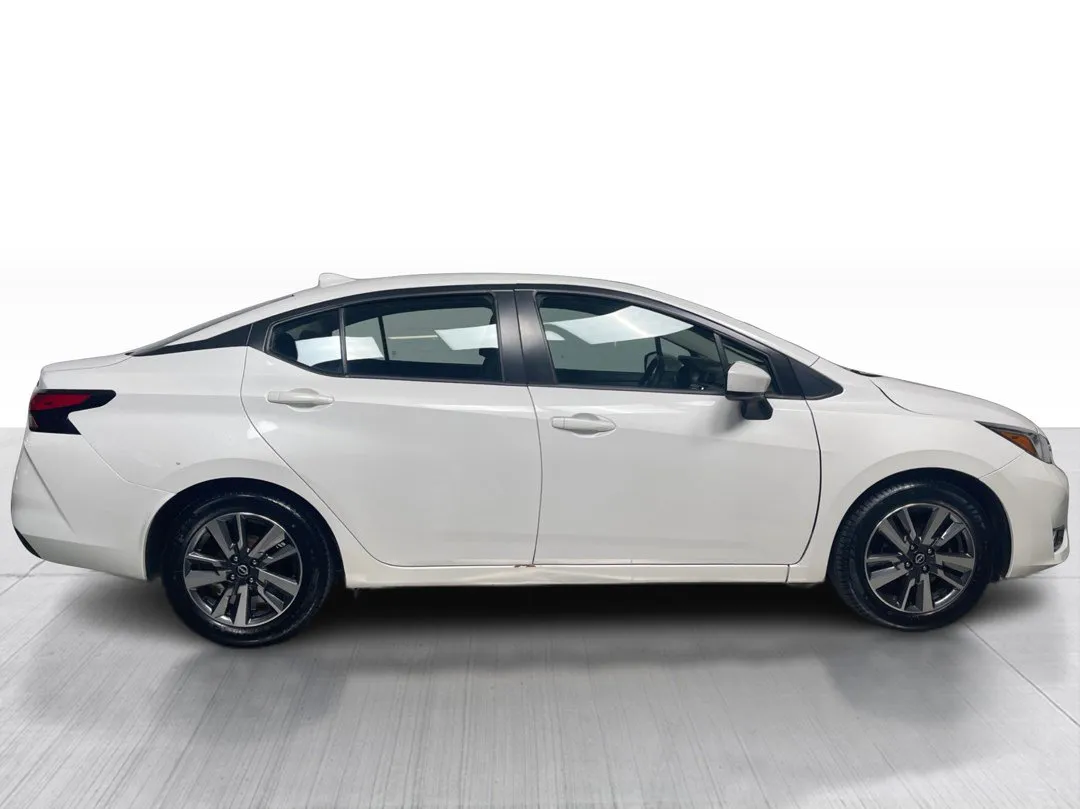2024 Nissan Versa — photo 2