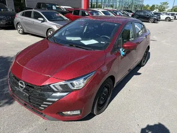 2023 Nissan Versa - image 3