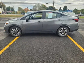 2025 Nissan Versa - image 4