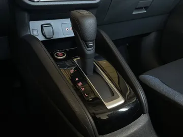 2024 Nissan Versa - image 23