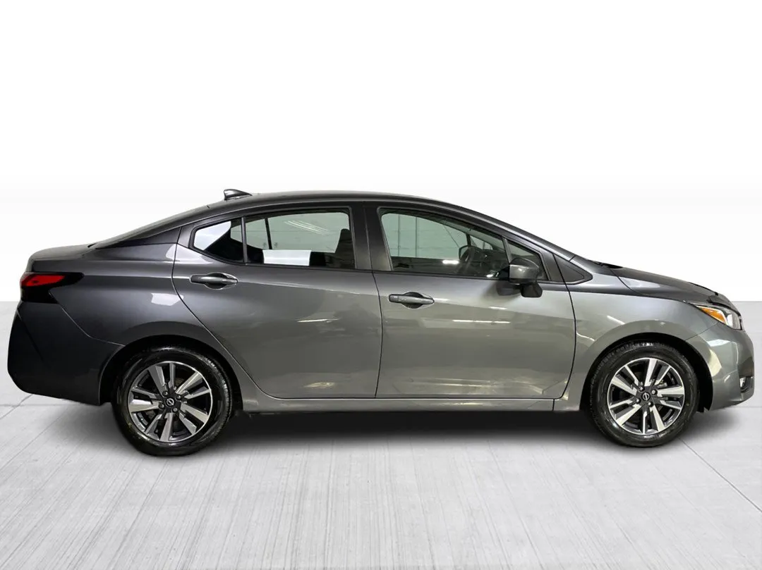 2025 Nissan Versa — photo 2