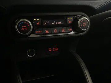 2025 Nissan Versa - image 20